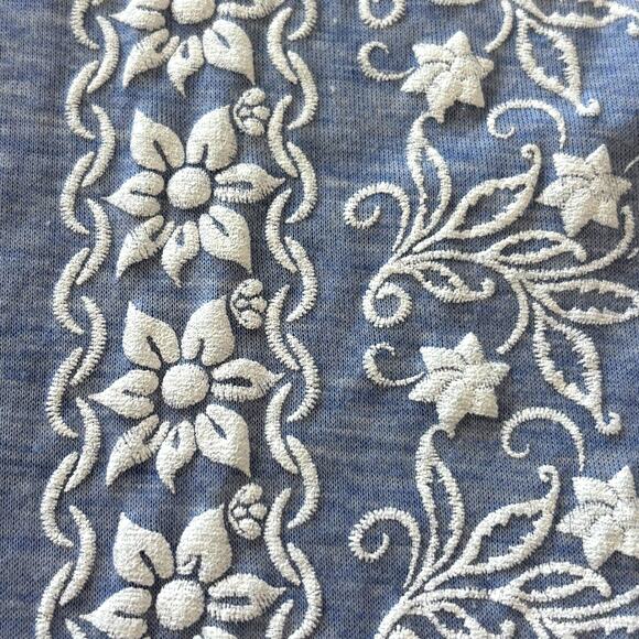 SJS Wms Med Blue Sleeveless Tunic Tank White Puffy Floral Design Tie Neck Casual - Picture 7 of 8